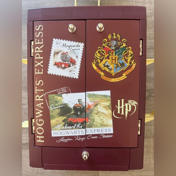 New Harry Potter ‘Platform 9 3/4’ Gaming Locker - Picture 2 of 12